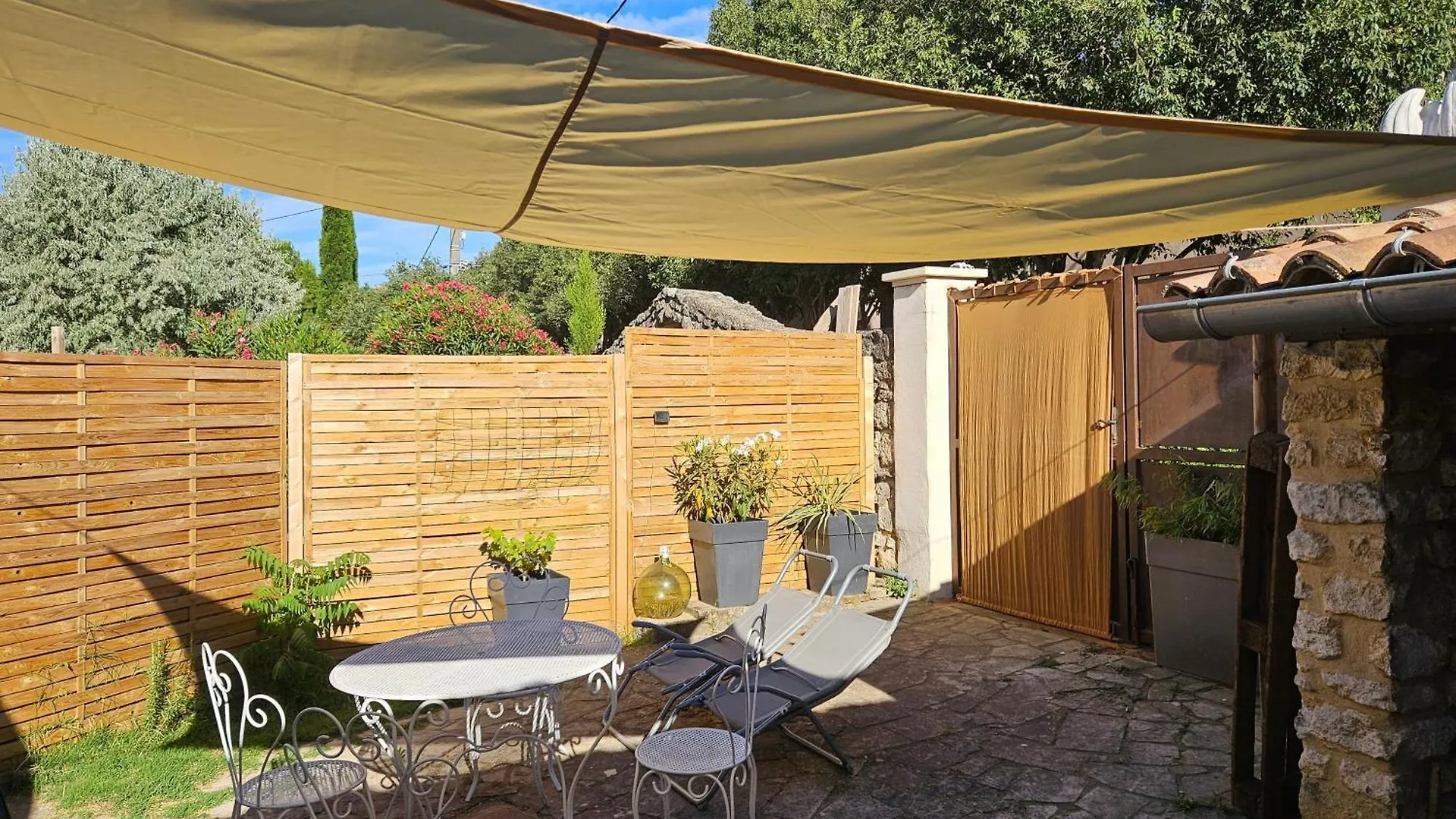 Διαμέρισμα Studio A Louer A Villeneuve Les Avignon Γαλλία
